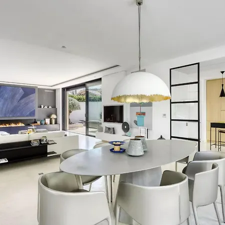 Pelletier - Beautiful New House In 호텔